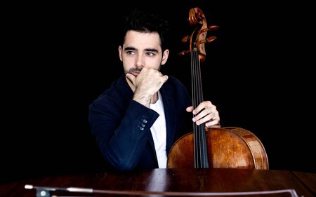 Cellist Pablo Ferrández, Solist beim Musikkollegium Winterthur