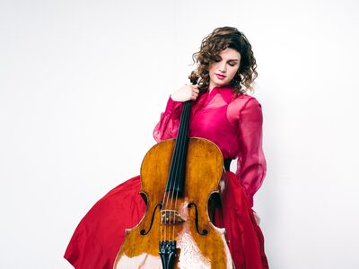 Julia Hagen spielt Britten